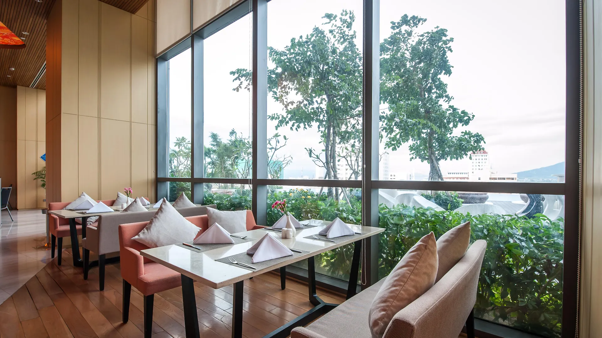Novotel Danang Premier Han River 5*, Da Nang