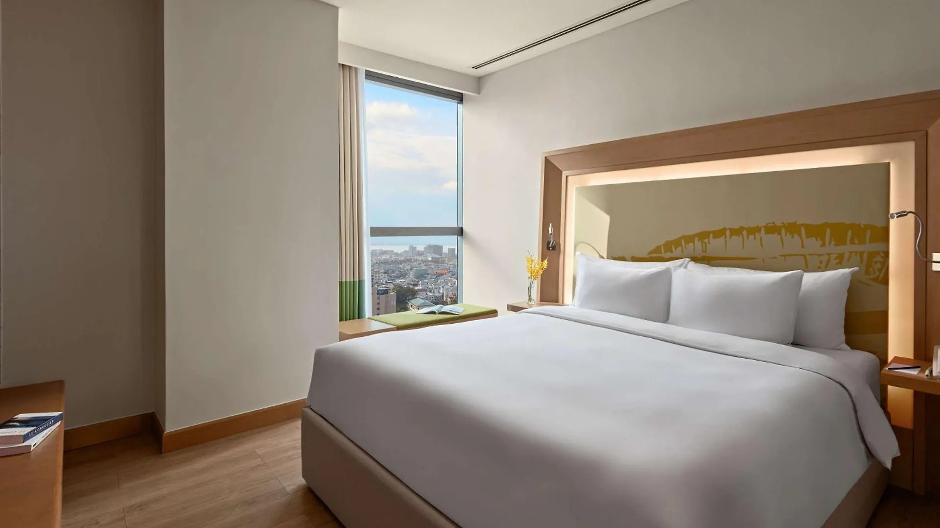 Novotel Danang Premier Han River 5*, Da Nang
