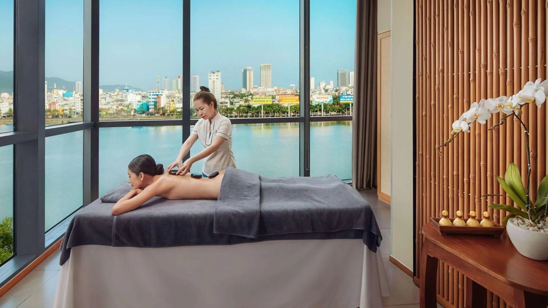 Novotel Danang Premier Han River 5*, Da Nang