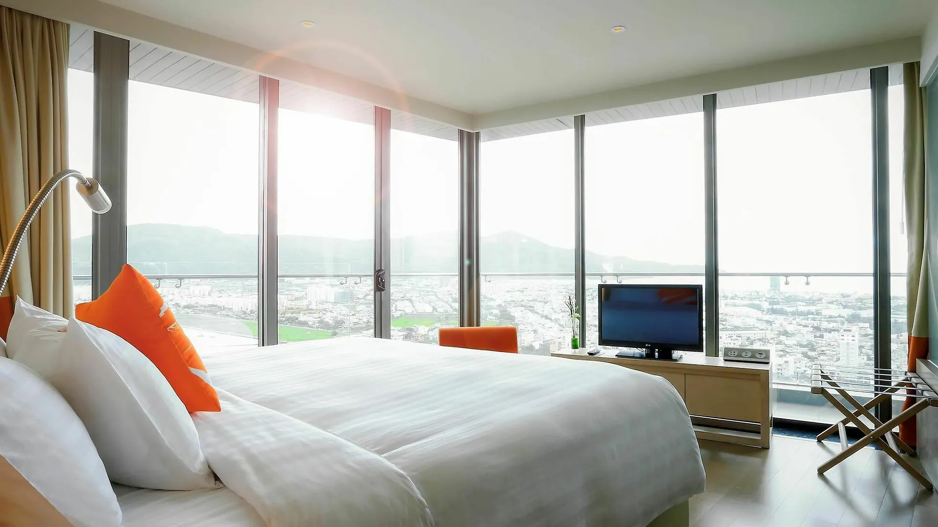 Novotel Danang Premier Han River Szálloda